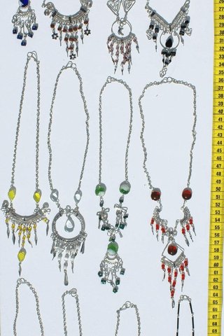 Ace Spain putty Lot 10 coliere din alpaca și de culoare sticla murano, bijuterii en-gros -  156.56 lei - Licitatii Romania